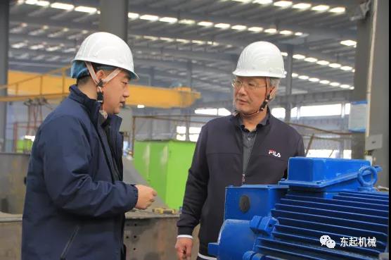 河南工業(yè)大學(xué)機電工程學(xué)院院長(cháng)、碩士研究生導師惠延波教授等一行蒞臨東起集團參觀(guān)考察